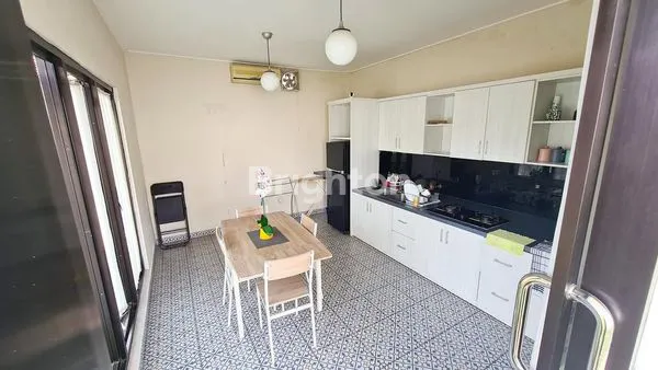 image RUMAH LUAS DI PINGGIR JALAN RAMAI (5)