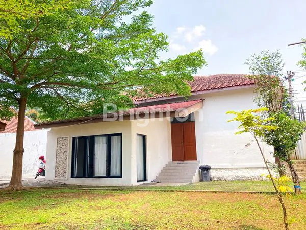 image RUMAH LUAS DI PINGGIR JALAN RAMAI (2)