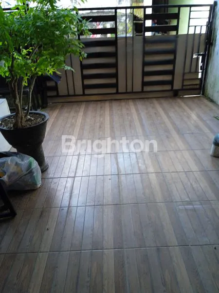 image RUMAH SIAP HUNI 2 LANTAI AREA SELATAN BALIKPAPAN (1)