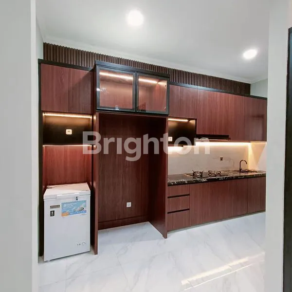 image RUMAH MEWAH 2 LANTAI DI PERUMAHAN VILLA RIZKI ILHAMI (8)