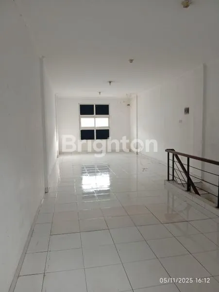 image RUKO 2 LANTAI DI CANADIAN BROADWAY KOTA WISATA (3)