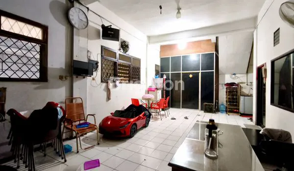 image RUMAH JELAMBAR 3 LANTAI FULL BISA UNTUK USAHA (5)