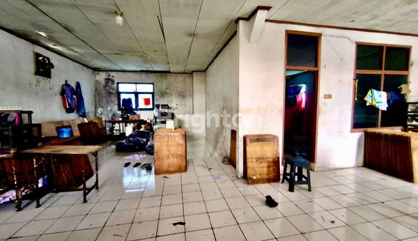 image RUMAH JELAMBAR 3 LANTAI FULL BISA UNTUK USAHA (7)