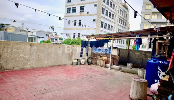 image RUMAH JELAMBAR 3 LANTAI FULL BISA UNTUK USAHA (8)