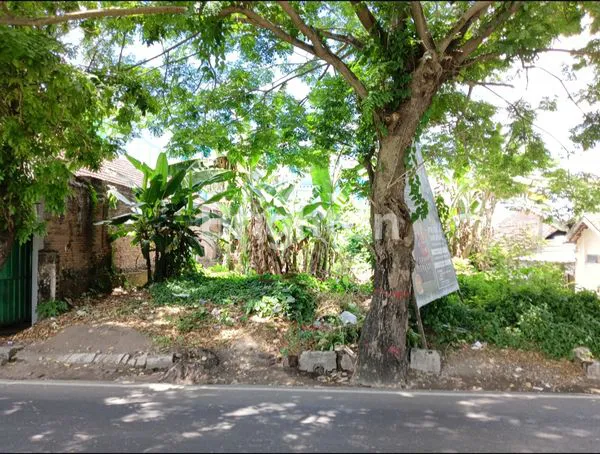 SEBIDANG TANAH DI KOTA BLITAR