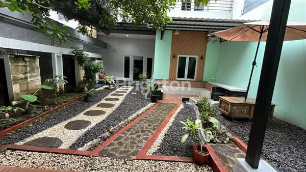 image RUMAH BAGUS 2 LANTAI SIAP HUNI SEMI FURNISHED DI PERUMAHAN BUKIT SARI SEMARANG SELATAN (3)