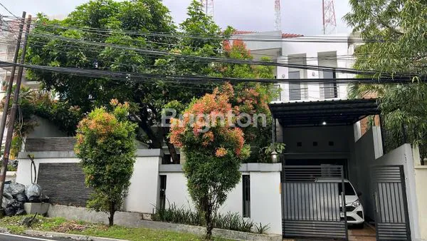 image RUMAH BAGUS 2 LANTAI SIAP HUNI SEMI FURNISHED DI PERUMAHAN BUKIT SARI SEMARANG SELATAN (1)