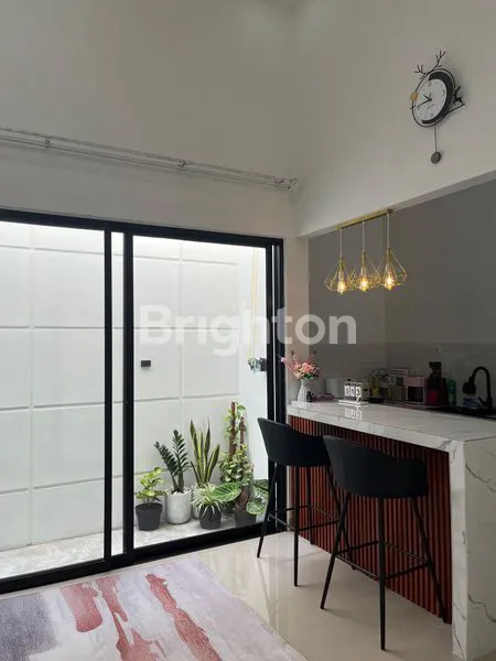 image RUMAH MODERN EROPA KLASIK, 5 MENIT KE UIN (5)