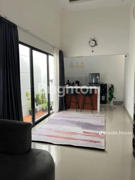 image RUMAH MODERN EROPA KLASIK, 5 MENIT KE UIN (3)