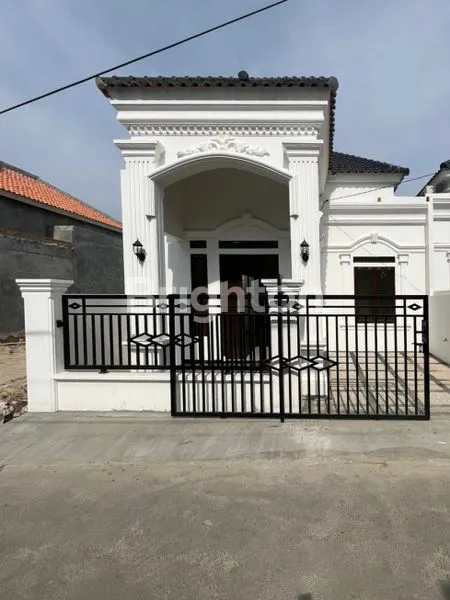 image RUMAH MODERN EROPA KLASIK, 5 MENIT KE UIN (1)