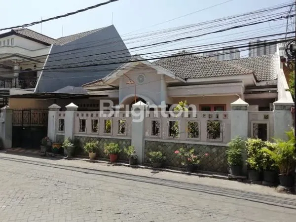 image RUMAH TERAWAT LT 329M² NEGO DI SURABAYA TIMUR (1)