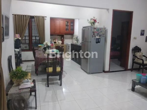image RUMAH TERAWAT LT 329M² NEGO DI SURABAYA TIMUR (4)