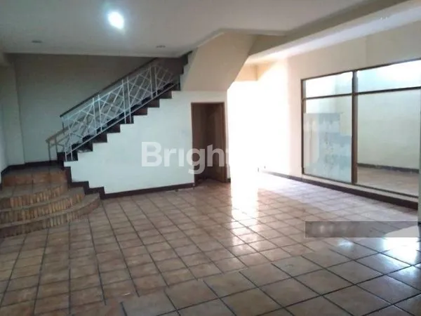 image RUKO 3 LANTAI LUAS DAN STRATEGIS DI CIPUTAT RAYA (3)