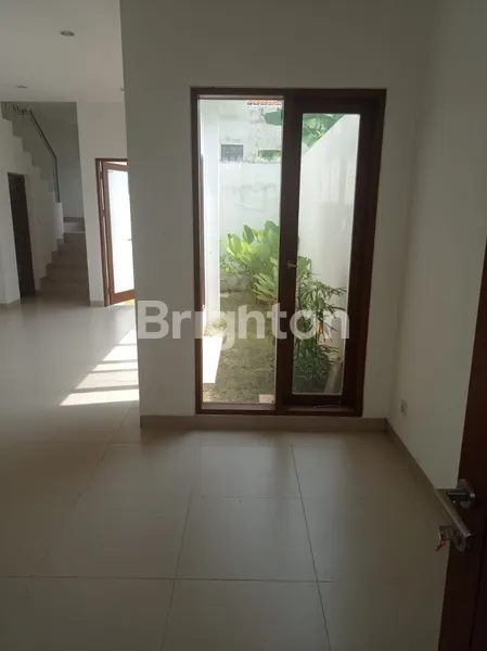 image RUMAH 2 LANTAI SIAPHUNI  (3)