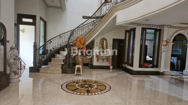 image DIJUAL RUMAH LUX CLASSIC STYLE DI KAWASAN ELITE KELAPA GADING (1)