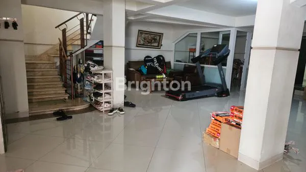 image DIJUAL RUMAH LUX CLASSIC STYLE DI KAWASAN ELITE KELAPA GADING (4)