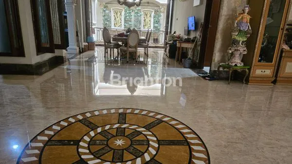 image DIJUAL RUMAH LUX CLASSIC STYLE DI KAWASAN ELITE KELAPA GADING (2)