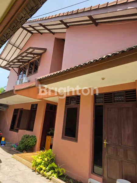 image RUMAH YG LUAS  TERDIRI DARI 2 RUMAH UTAMA DAN 2 PAVILYUN MENYATU DENGAN HALAMAN YG SANGAT LUAS COCOK UNTUK HUNIAN ATW DI BUAT CLUSTER, TOWN HOUSE ATAUPUN KOS KOSAN DI DAERAH BINTARO (2)