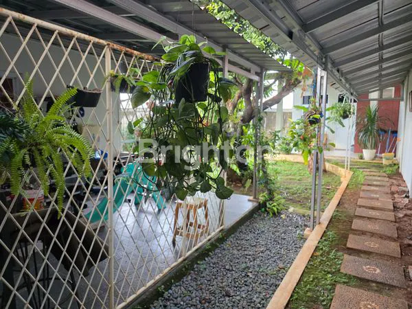 image RUMAH YG LUAS  TERDIRI DARI 2 RUMAH UTAMA DAN 2 PAVILYUN MENYATU DENGAN HALAMAN YG SANGAT LUAS COCOK UNTUK HUNIAN ATW DI BUAT CLUSTER, TOWN HOUSE ATAUPUN KOS KOSAN DI DAERAH BINTARO (6)