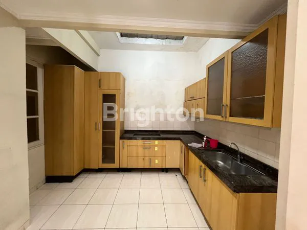image DISEWAKAN RUMAH 2,5LANTAI 3KAMAR FURNISH DI KELAPA GADING  (5)