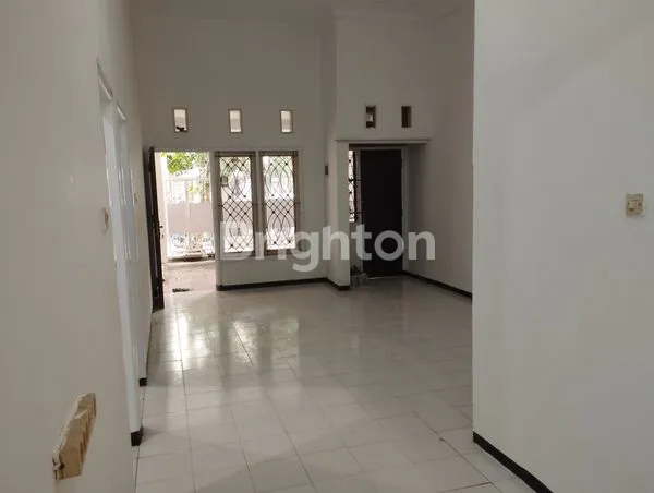 image RUMAH TERAWAT SIAP HUNI DI ISTANA CANDI MAS REGENCY (3)