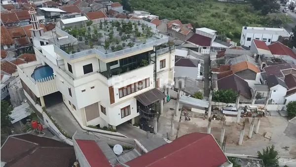 image HUNIAN EKSKLUSIF 1.570 M² DENGAN FASILITAS PREMIUM DI ARCAMANIK (1)