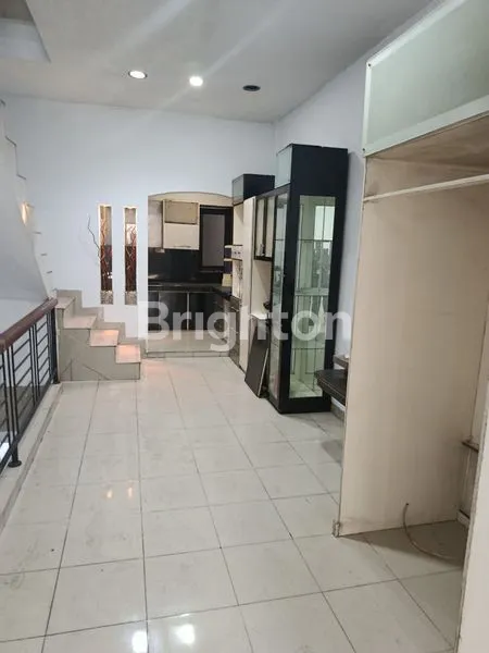 image RUKO CANTIK DI LOKASI STRATEGIS  DI PUSAT KOTA (5)