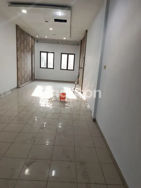 image RUKO CANTIK DI LOKASI STRATEGIS  DI PUSAT KOTA (7)