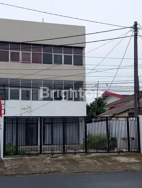 image DISEWAKAN RUKO 3 LANTAI STRATEGIS DI PINGGIR JALAN NAROGONG BEKASI (1)