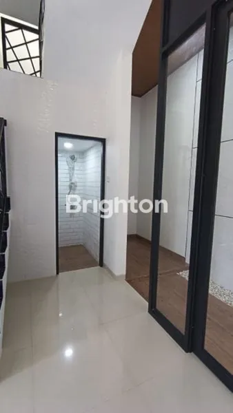 image DIJUAL RUMAH 2 LANTAI 1M DI SURABAYA TIMUR BARU GRESS DEKAT KENJERAN PAKUWON CITY MERR (2)