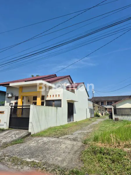 image RUMAH KOST 12 UNIT + INDUK, LAHAN LUAS DI MEDAN (1)