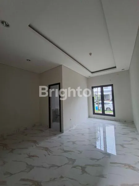 image DIJUAL RUMAH 2 LANTAI, CANTIK, SIAP.HUNI FULL RENOV LANTAI  GRANIT DI CLUSTER KOTA WISATA CIBUBUR. (6)