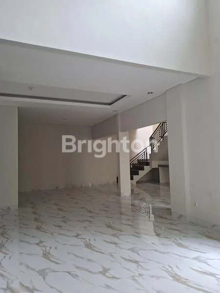 image DIJUAL RUMAH 2 LANTAI, CANTIK, SIAP.HUNI FULL RENOV LANTAI  GRANIT DI CLUSTER KOTA WISATA CIBUBUR. (7)