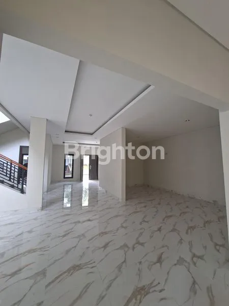 image DIJUAL RUMAH 2 LANTAI, CANTIK, SIAP.HUNI FULL RENOV LANTAI  GRANIT DI CLUSTER KOTA WISATA CIBUBUR. (2)