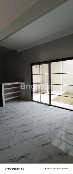 image RUMAH MEWAH BARU DI KOMPLEK LAVENDER JALAN STM MEDAN (6)