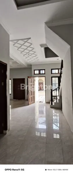image RUMAH MEWAH BARU DI KOMPLEK LAVENDER JALAN STM MEDAN (3)
