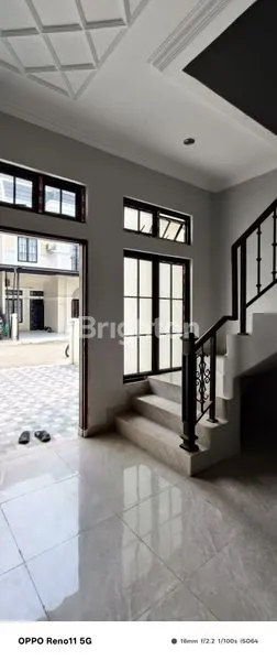 image RUMAH MEWAH BARU DI KOMPLEK LAVENDER JALAN STM MEDAN (5)