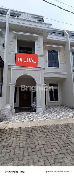 image RUMAH MEWAH BARU DI KOMPLEK LAVENDER JALAN STM MEDAN (1)