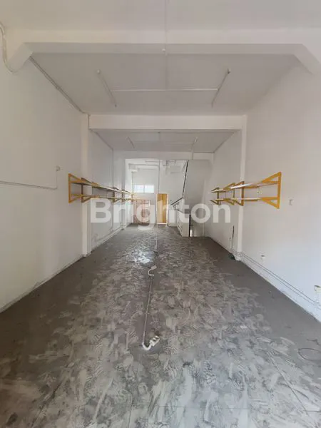 image RUKO SUHAT 3 LANTAI DENGAN BASEMENT JARANG ADA (7)