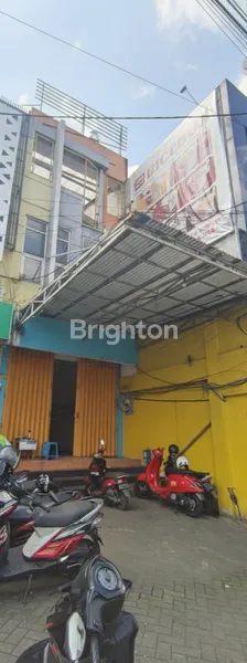 image RUKO SUHAT 3 LANTAI DENGAN BASEMENT JARANG ADA (1)