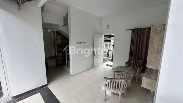 image RUMAH 2 LANTAI FULL FURNISHED 3 KT DI DALUNG – DEKAT CANGGU | LINGKUNGAN TENANG (6)