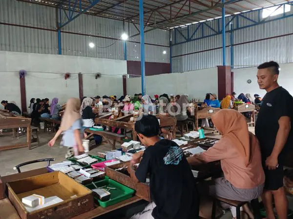image PABRIK ROKOK AKTIF SIAP  DI NGAJUM MALANG  (5)