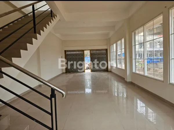 image RUKO SIAP HUNI POSISI HOOK DI KILOMETER 8 JL. SOEKARNO HATTA BALIKPAPAN (2)