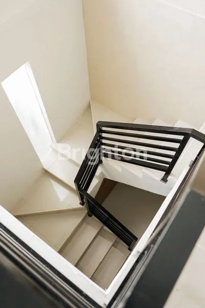 image RUMAH MEWAH 2 LANTAI DI SIDAKARYA, FULL FURNISH + JACUZZI (4)