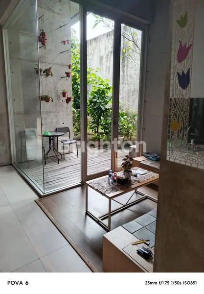 image RUMAH MEWAH 3 LANTAI FULLY FURNISHED DI TAJUR BOGOR (2)