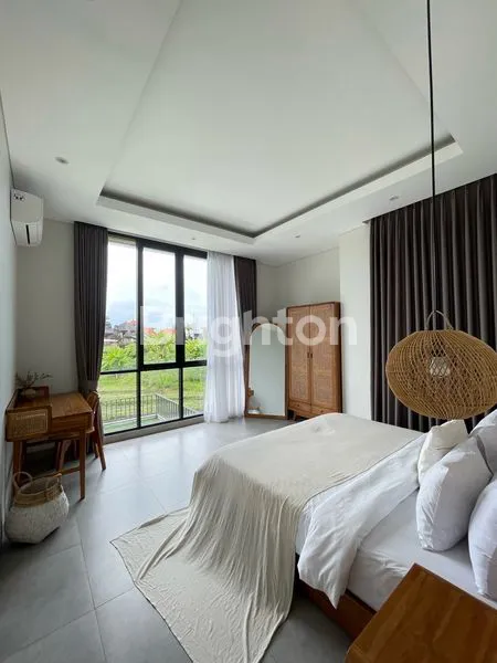 image 3BR VILLA RICEFIELDS VIEW IN PREMIUM LOCATION OF CANGGU (1)
