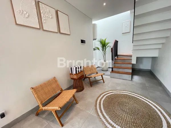 image 3BR VILLA RICEFIELDS VIEW IN PREMIUM LOCATION OF CANGGU (7)