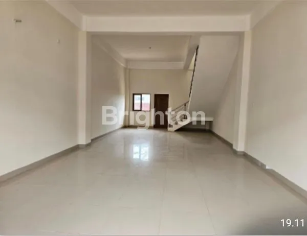 image RUKO SIAP HUNI COCOK UNTUK KANTOR DAN USAHA  DI JALAN SOEKARNO HATTA KM 8 BALIKPAPAN (2)
