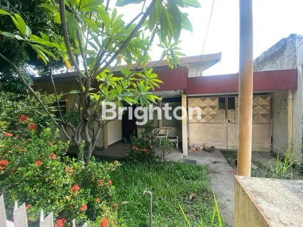 image RUMAH STRATEGIS DI JALAN MONGINSIDI (1)
