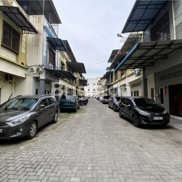 image RUMAH SIAP HUNI - HARGA TERJANGKAU DI LOKASI STRATEGIS DEKAT CEMARA HIJAU & CEMARA ASRI - KOMPLEK CEMARA RESIDENCE - COCOK UNTUK HUNIAN NYAMAN DAN BEBAS POLUSI (8)